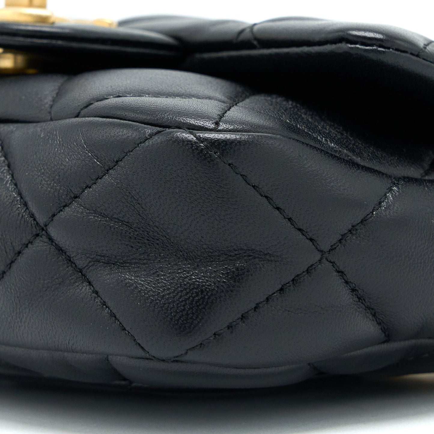 Chanel 22S Giant Chain Flap Shoulder Bag Lambskin Black  (Microchip)