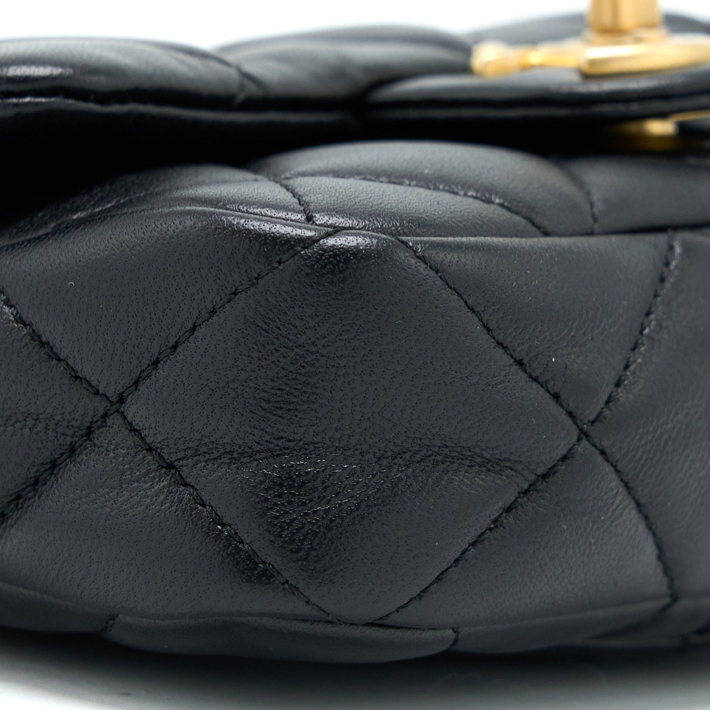 Chanel 22S Giant Chain Flap Shoulder Bag Lambskin Black  (Microchip)