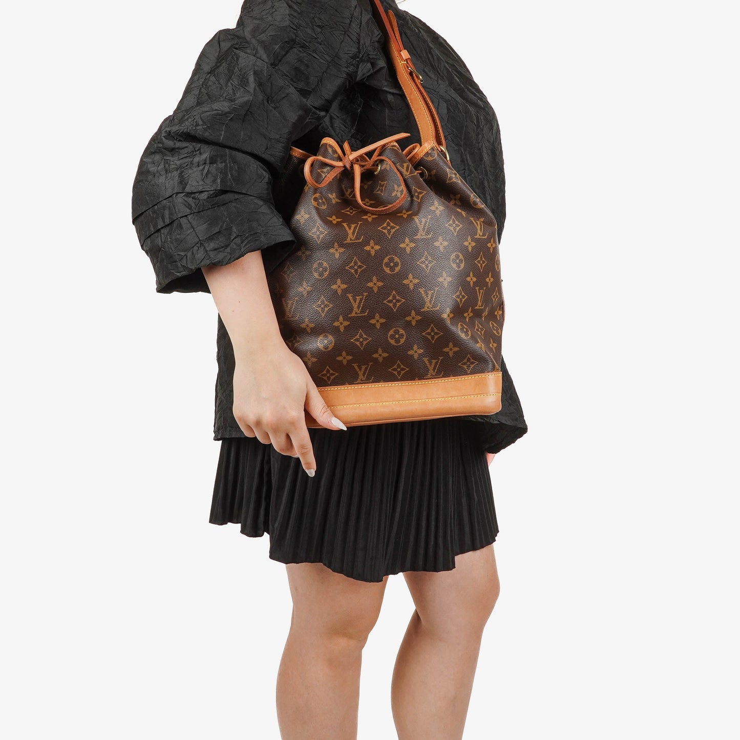 Louis Vuitton Noe Grande GM Monogram Canvas Shoulder Bag