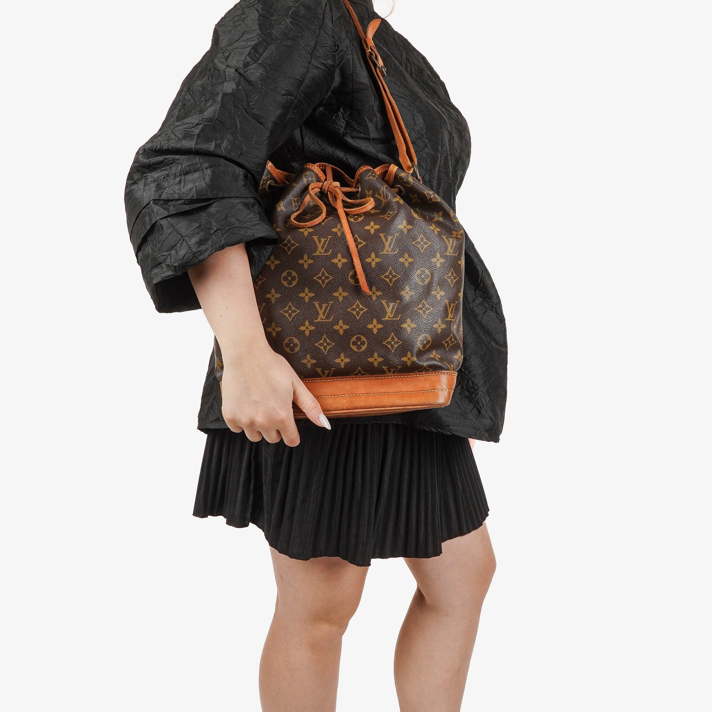 Louis Vuitton Noe Grande GM Monogram Canvas Shoulder Bag