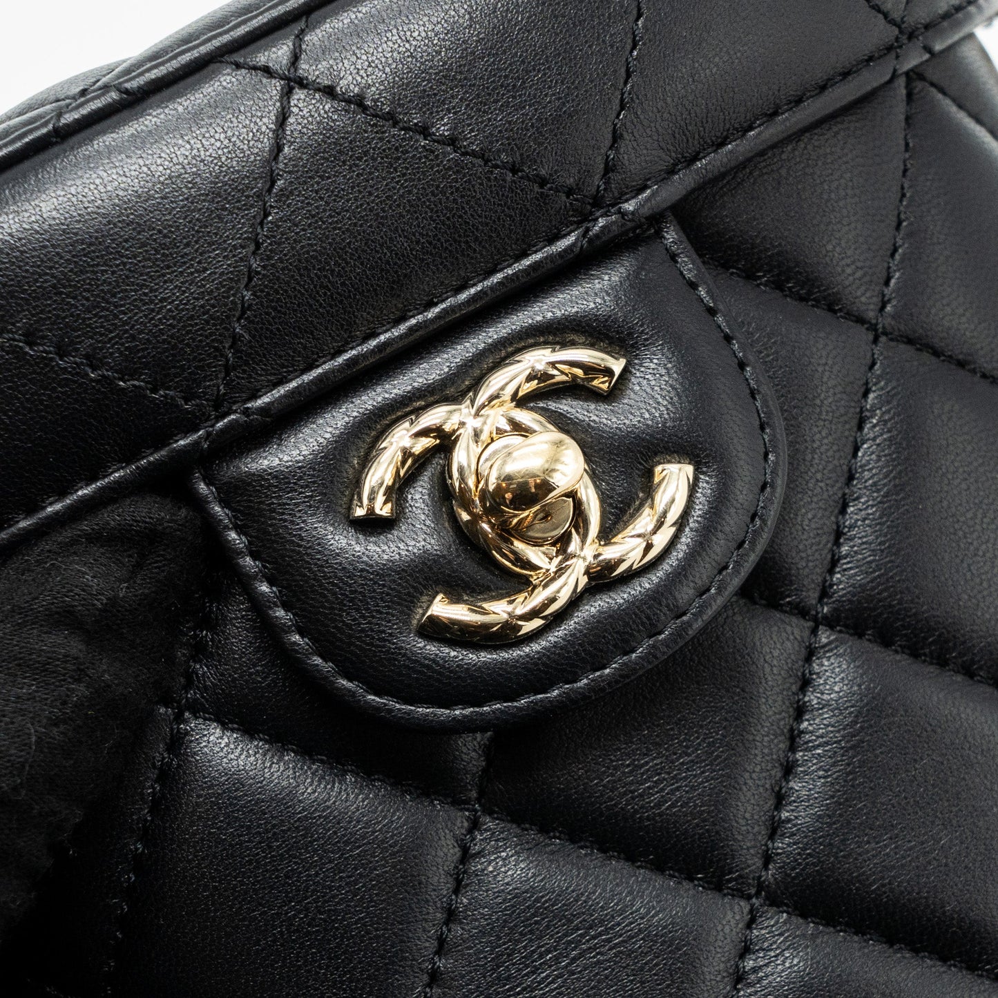 Chanel Vanity With Chain Lambskin Black L(Microchip)