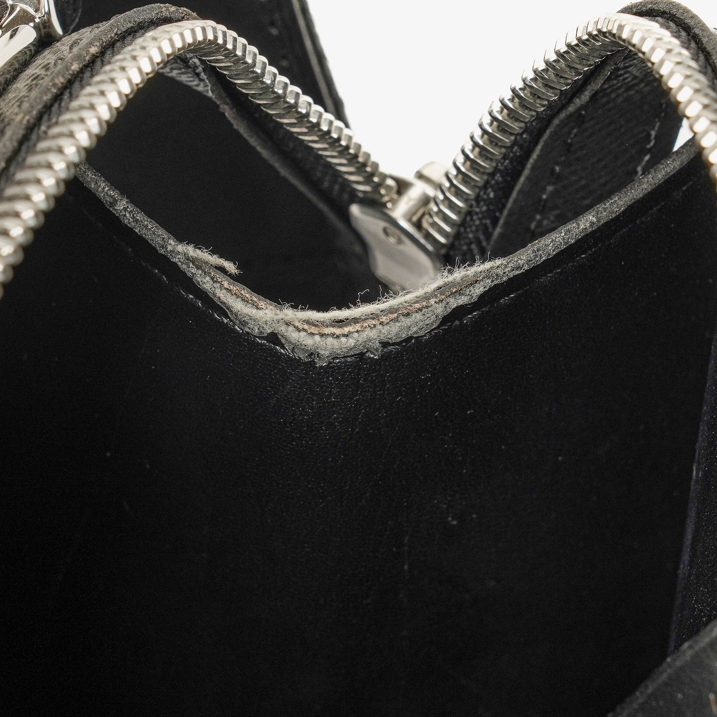 Louis Vuitton Lozan Black Taiga Leather Briefcase Bag