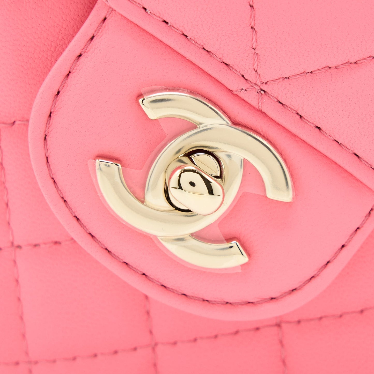 Chanel 22S Heart Bag Lambskin Pink L (Microchip)