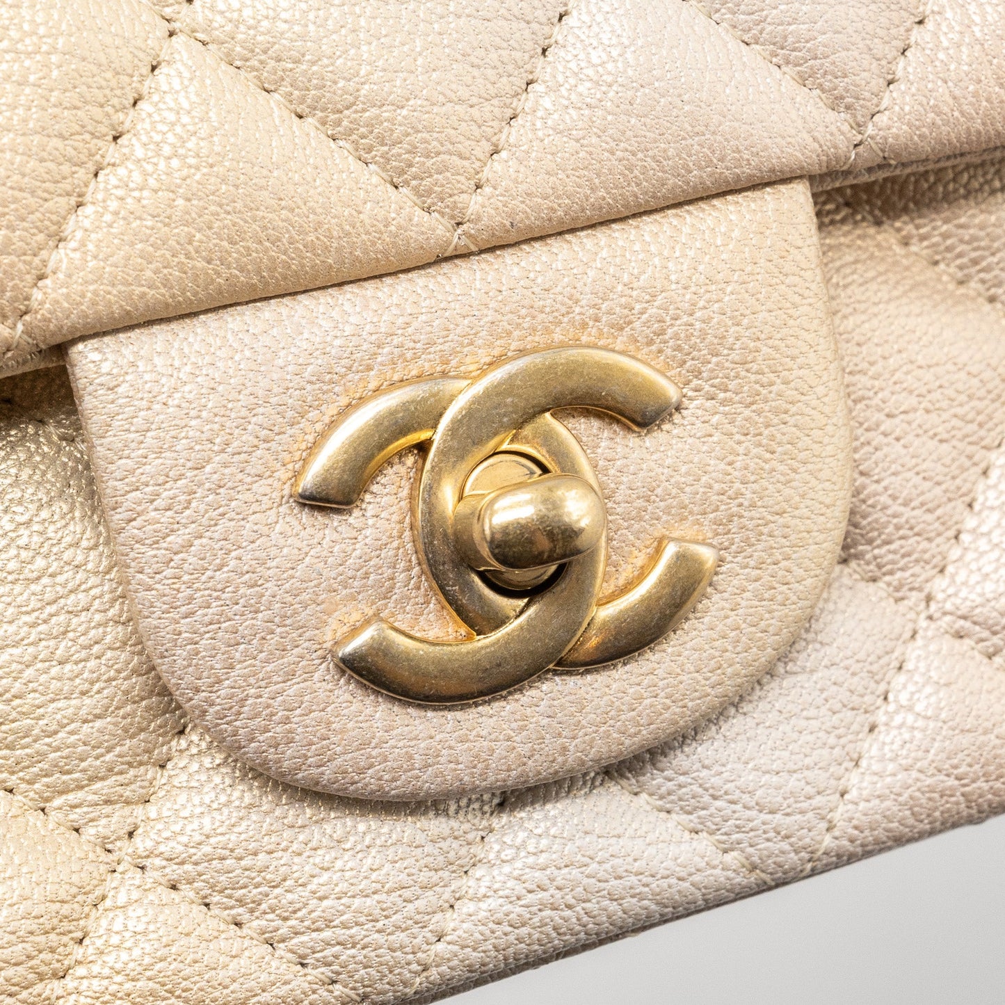 Chanel 22C mini Rectangular Flap Bag Goatskin Ombré Beige Brushed  (microchip)