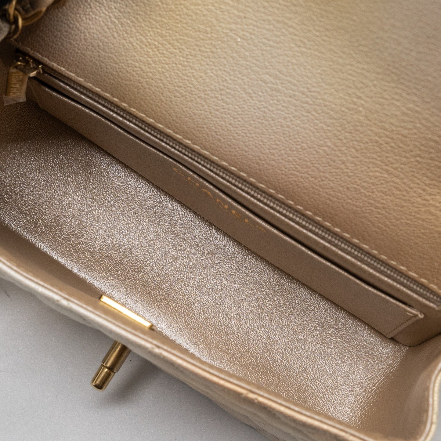 Chanel 22C mini Rectangular Flap Bag Goatskin Ombré Beige Brushed  (microchip)