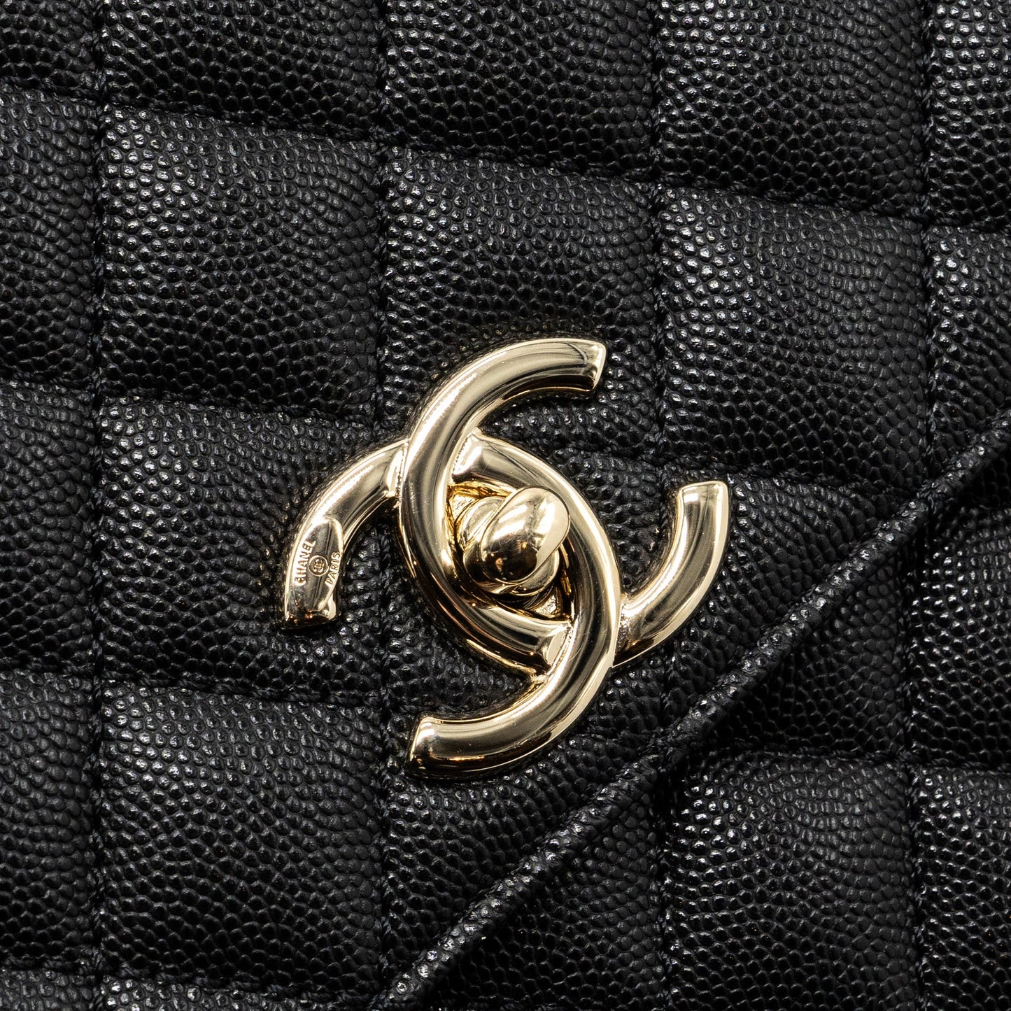 Chanel Medium Coco Handle Lizard Embossed Handle Caviar Black L (Microchip)