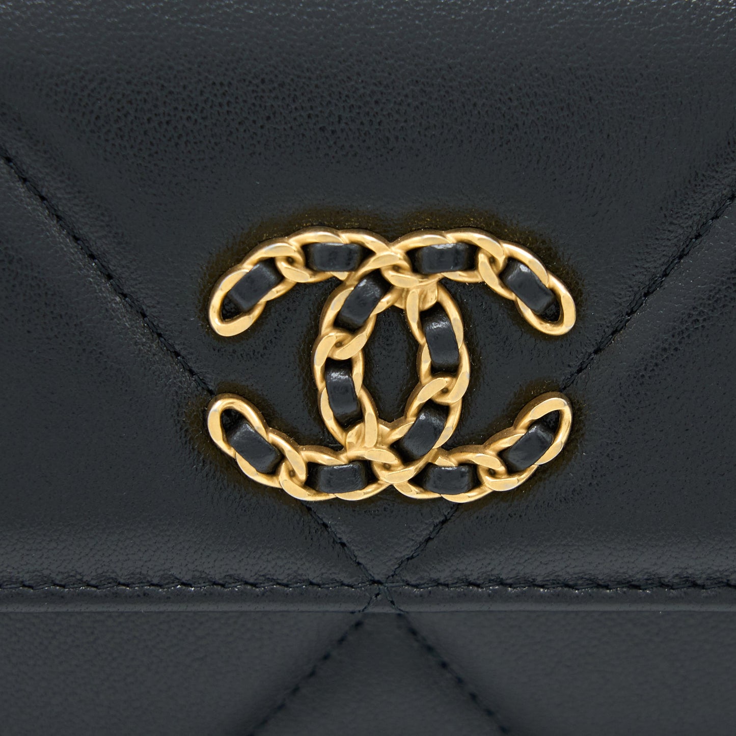 Chanel 19 Flap Wallet Lambskin Black