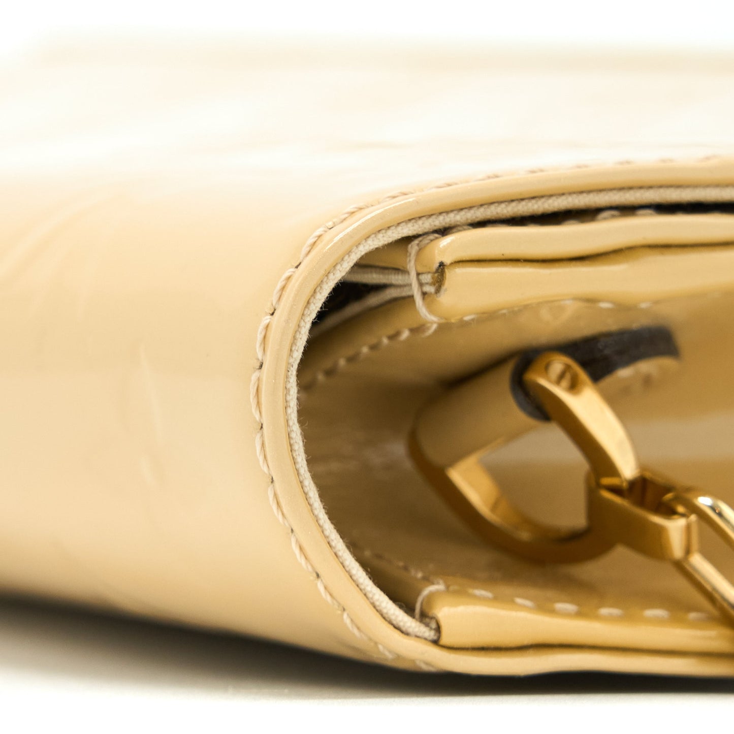 Louis Vuitton Ana Vernis Clutch With Chain Patent Beige GHW