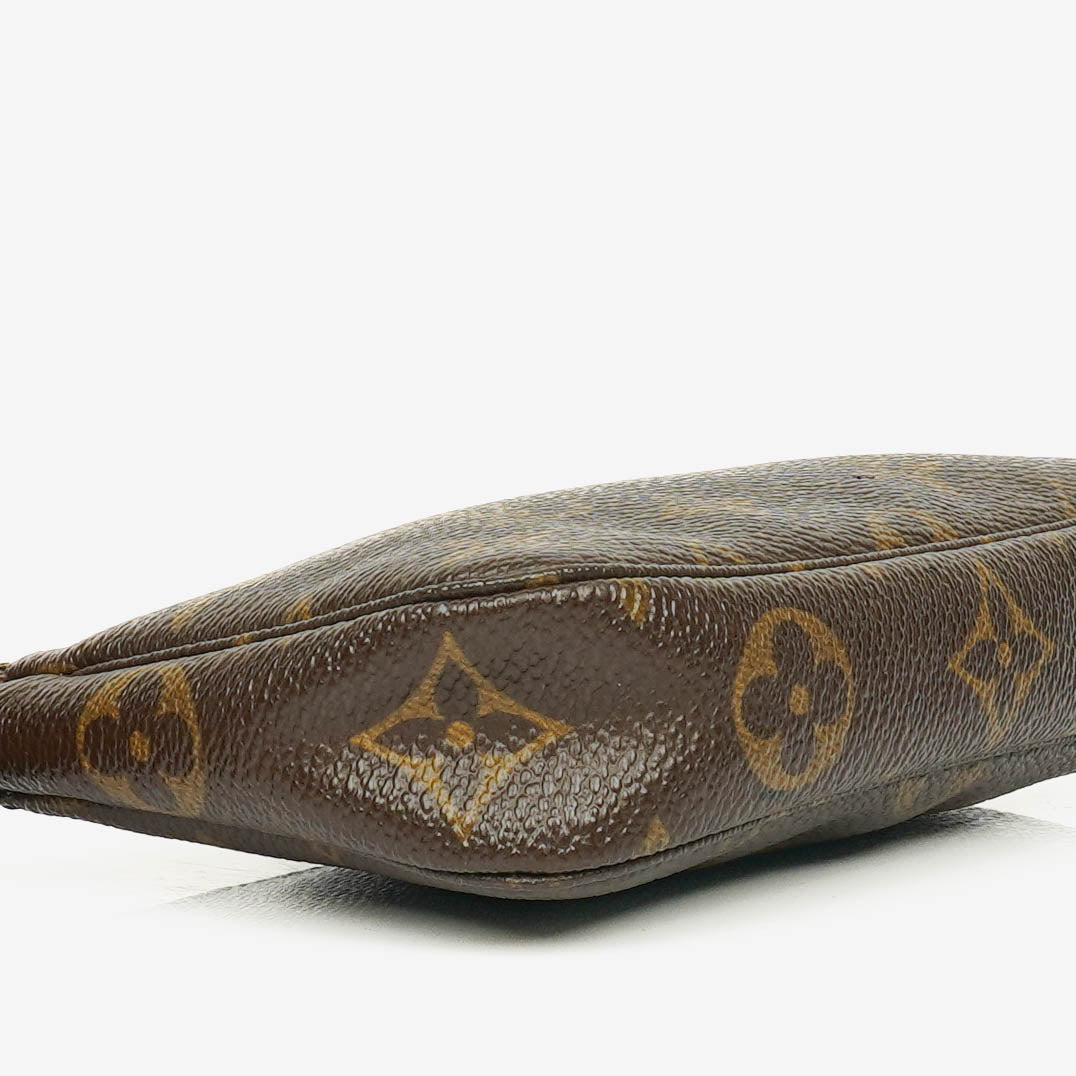 Louis Vuitton Mini Pochette Accessoires Monogram Canvas Clutch Handbag