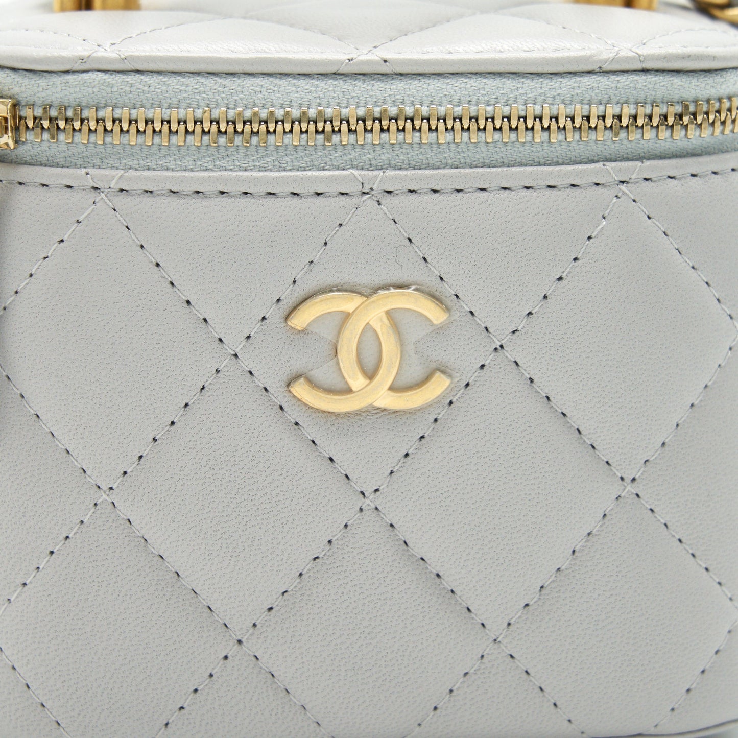 Chanel 21A Small handle Vanity with Chain Grey with