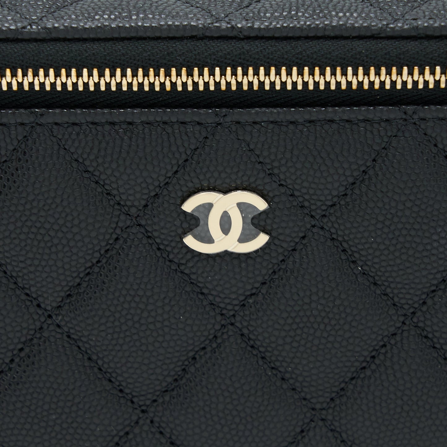 Chanel Long Vanity Case Caviar Black L (Microchip)
