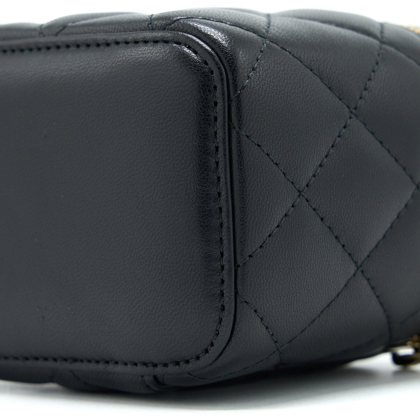 Chanel Pearl Crush Mini Vanity Lambskin Black