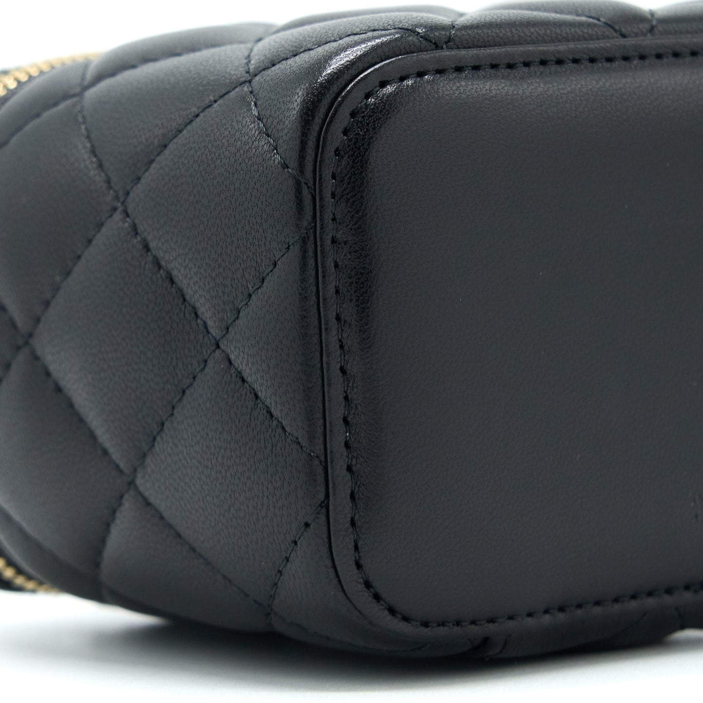 Chanel Pearl Crush Mini Vanity Lambskin Black