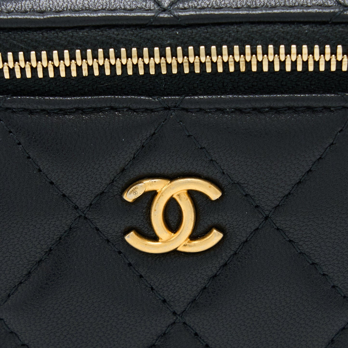 Chanel Pearl Crush Mini Vanity Lambskin Black