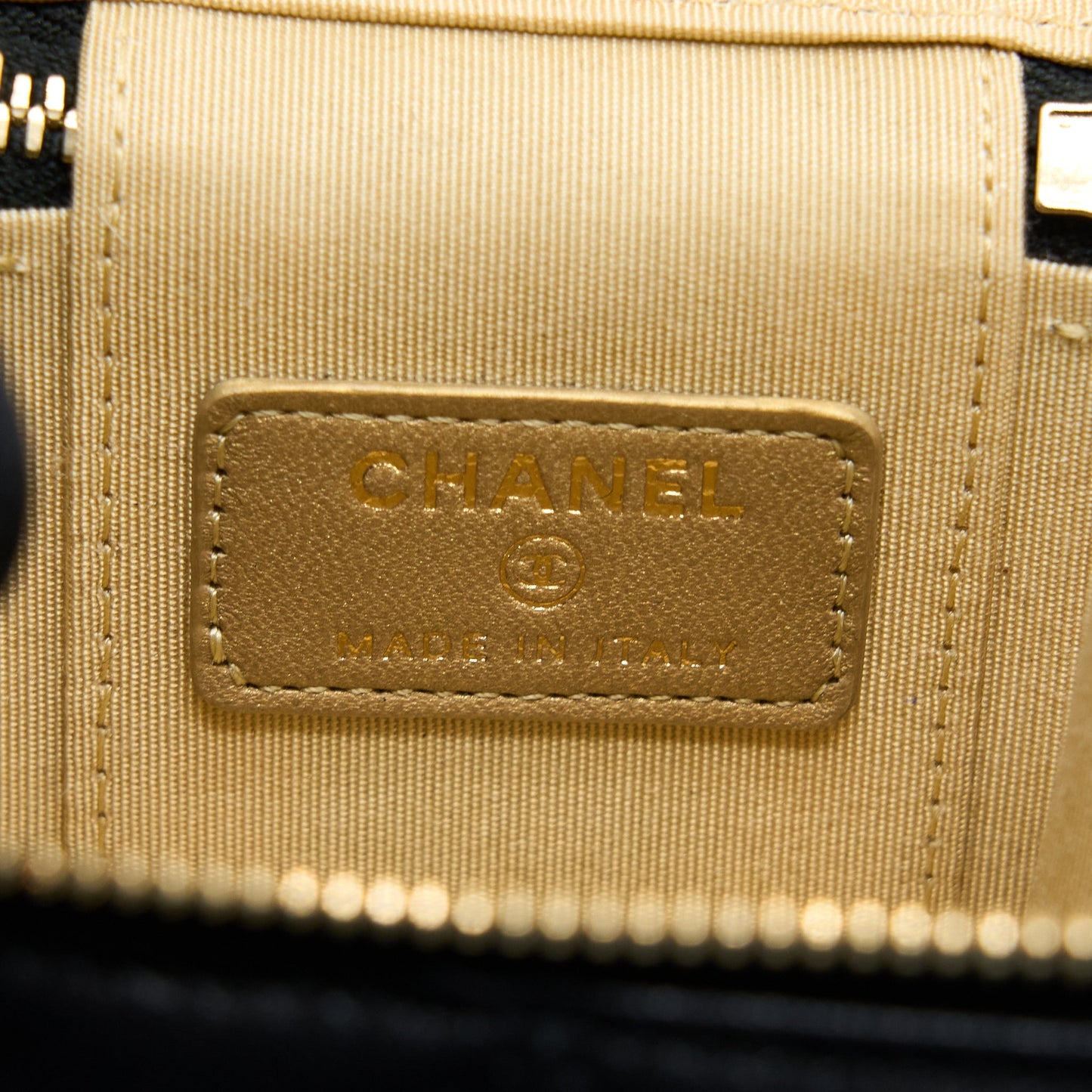 Chanel Pearl Crush Mini Vanity Lambskin Black