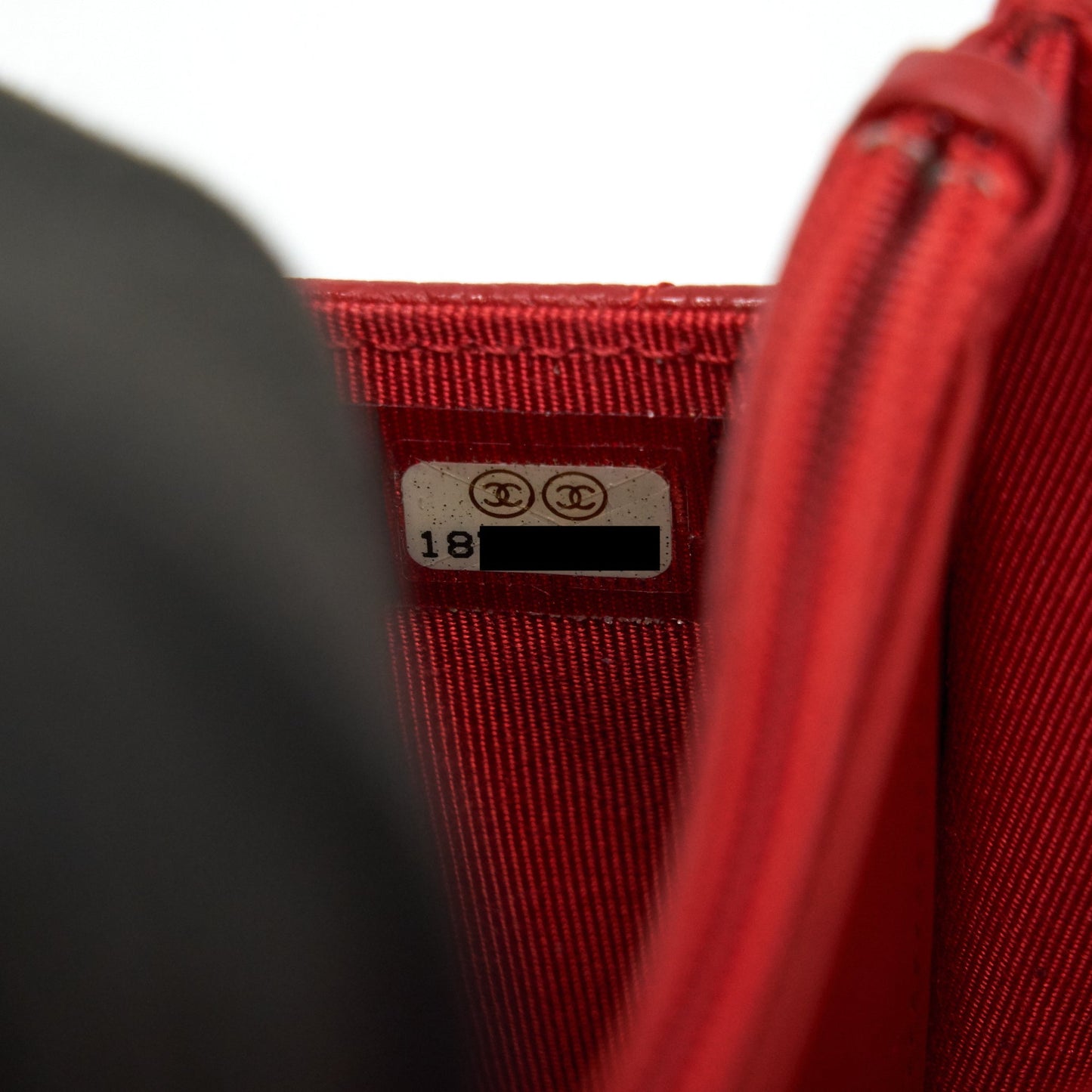 Chanel Wallet on chain Caviar Red with  serial 18