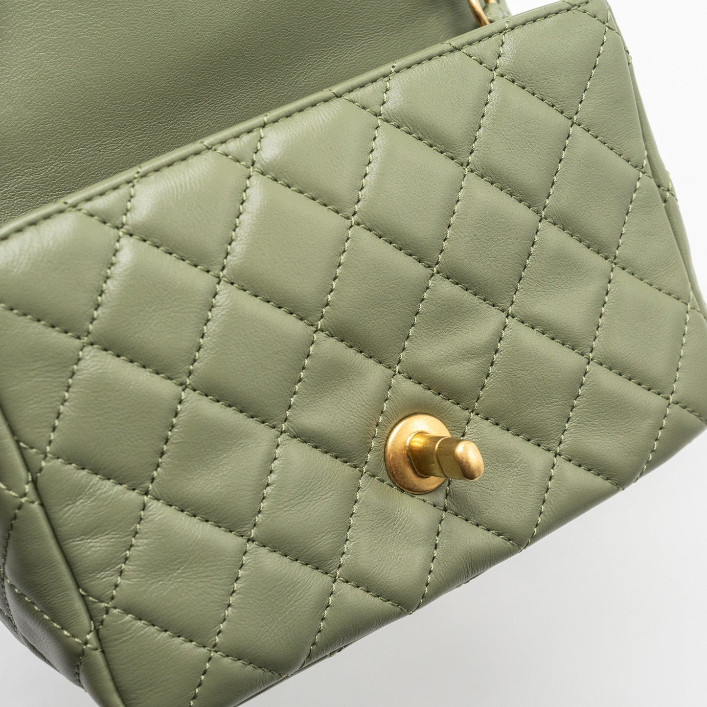 Chanel pearl crush mini square flap bag lambskin green  (microchip)