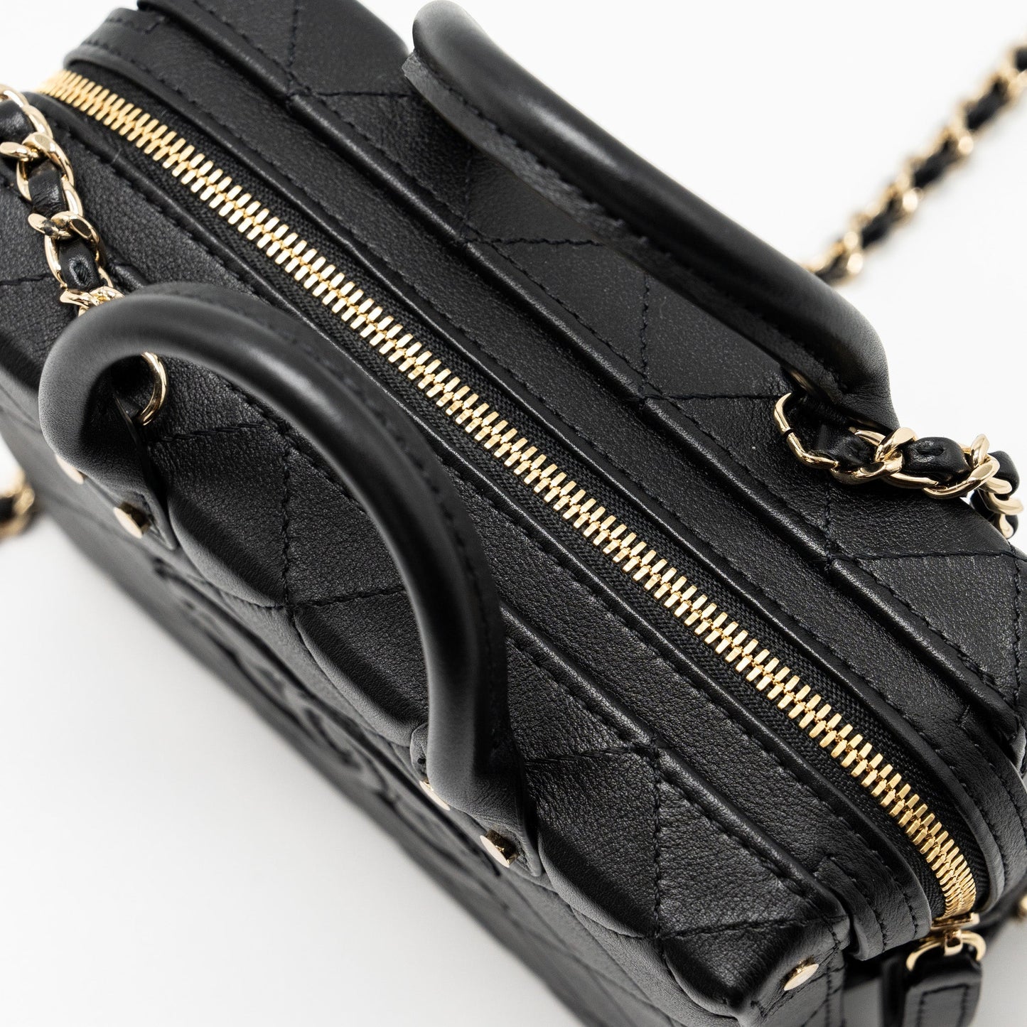 Chanel 22B Small Vanity Case Calfskin Black  (Microchip)