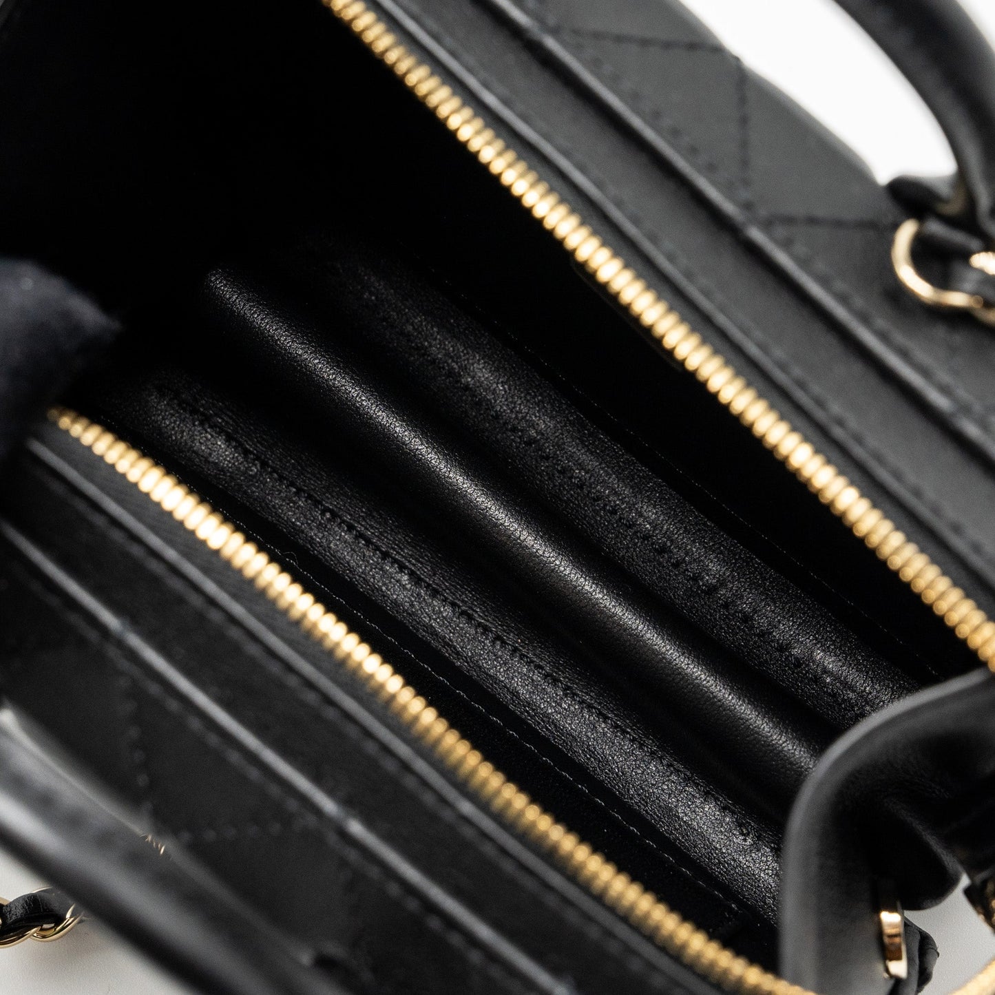 Chanel 22B Small Vanity Case Calfskin Black  (Microchip)