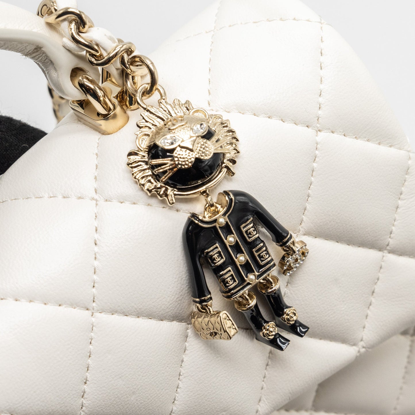 Chanel top handle mini rectangular flap bag lambskin white L (Microchip)
