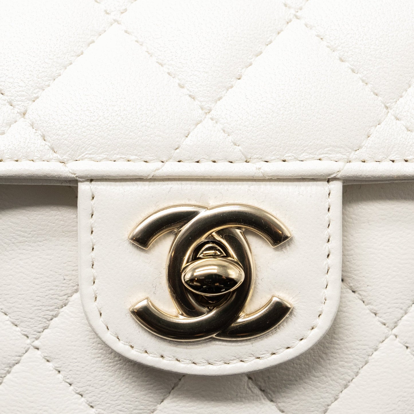 Chanel 22S Small Heart Bag Lambskin White L