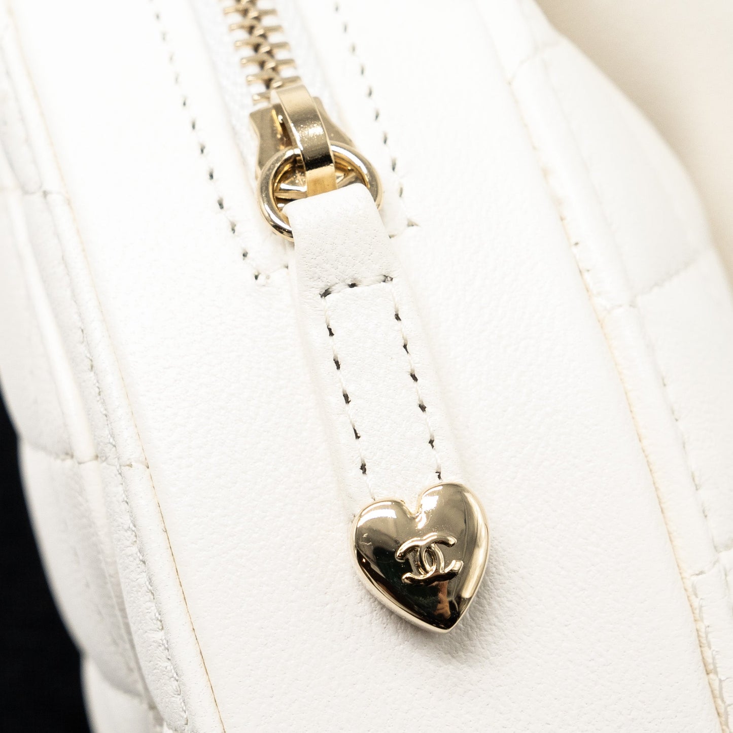 Chanel 22S Small Heart Bag Lambskin White L