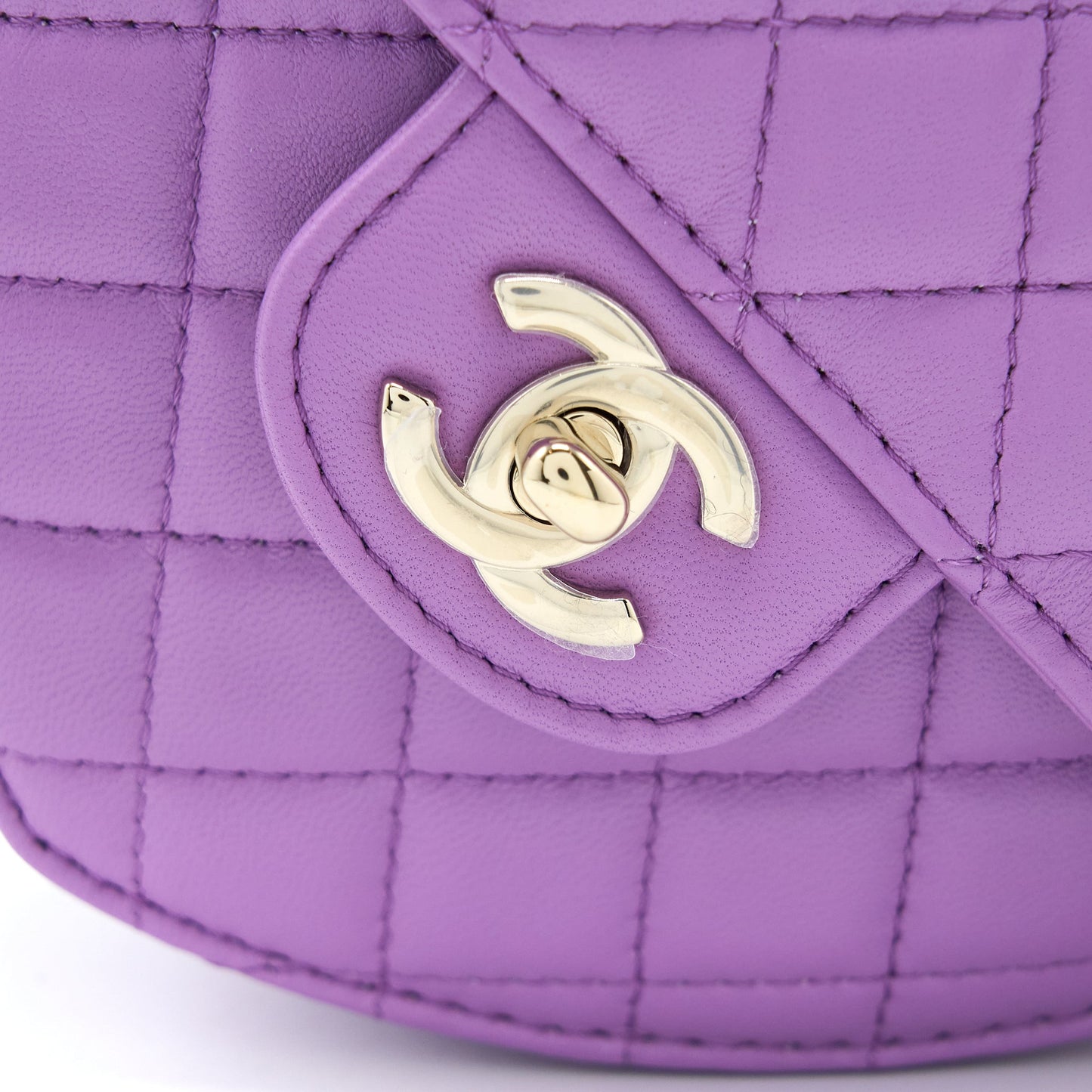 Chanel 22s Heart Bag Lambskin Purple L (Microchip)