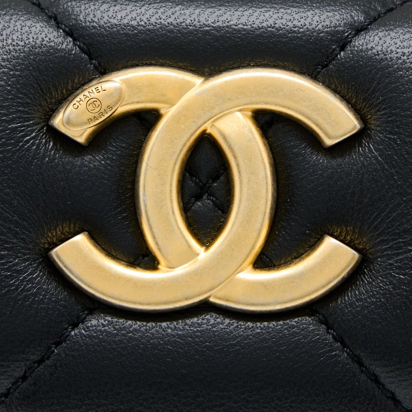 Chanel 22S Detail Handle Hobo Crossbody Bag Lambskin Black (Microchip)