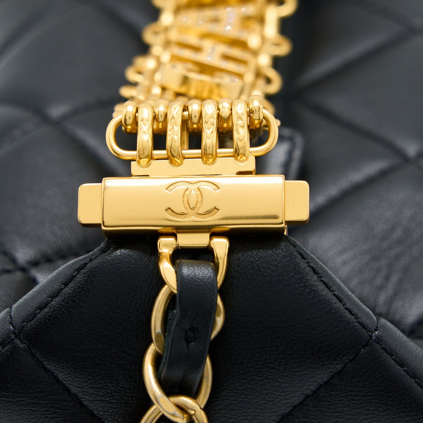 Chanel 22S Detail Handle Hobo Crossbody Bag Lambskin Black (Microchip)