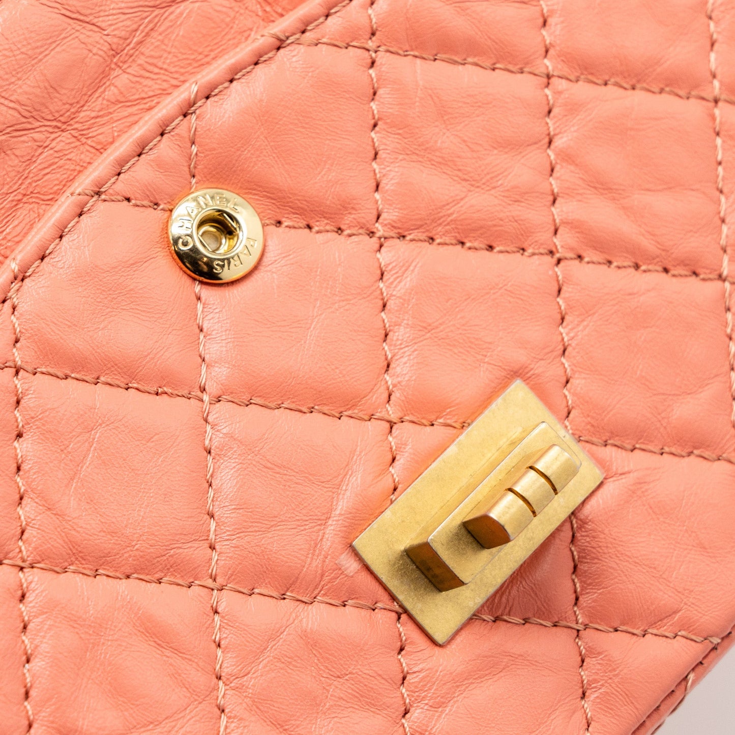 Chanel SMALL 2.55 REISSUE FLAP BAG aged calfskin LIGHT PINK
