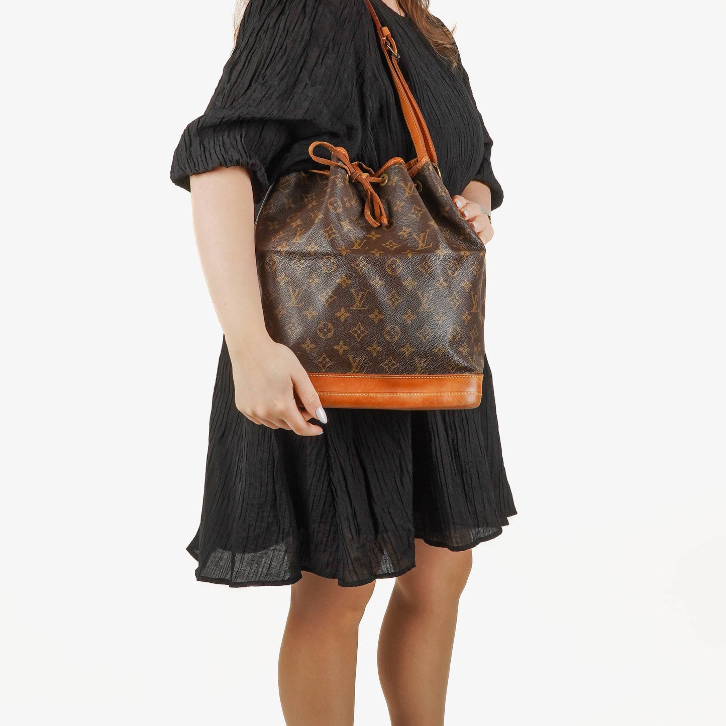 Louis Vuitton Noe Grande GM Monogram Canvas Shoulder Bag