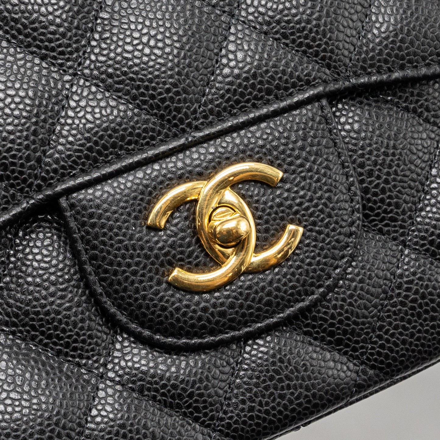 Chanel classic jumbo single flap bag caviar black