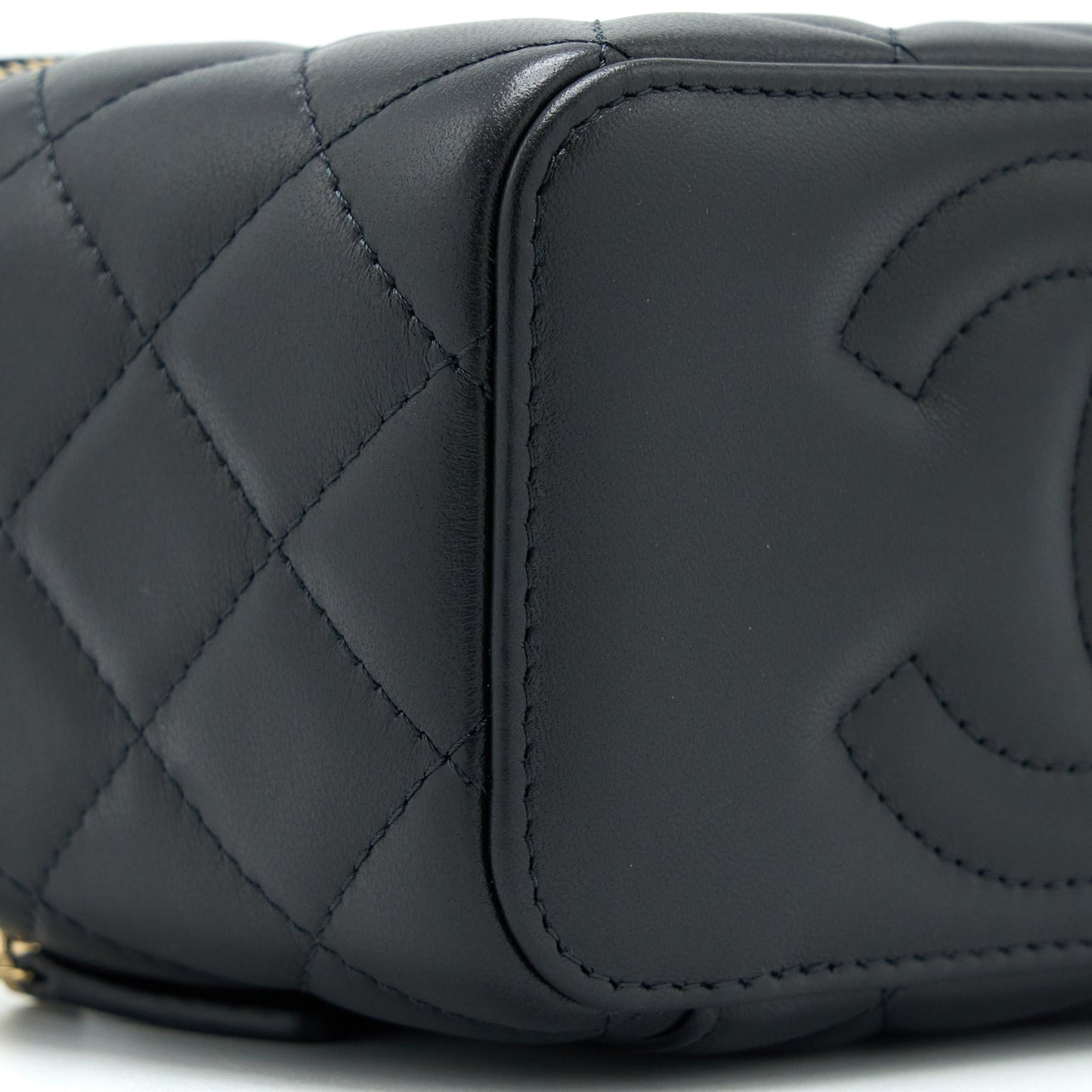Chanel 22A Pearl Crush Long Vanity With Chain Lambskin Black