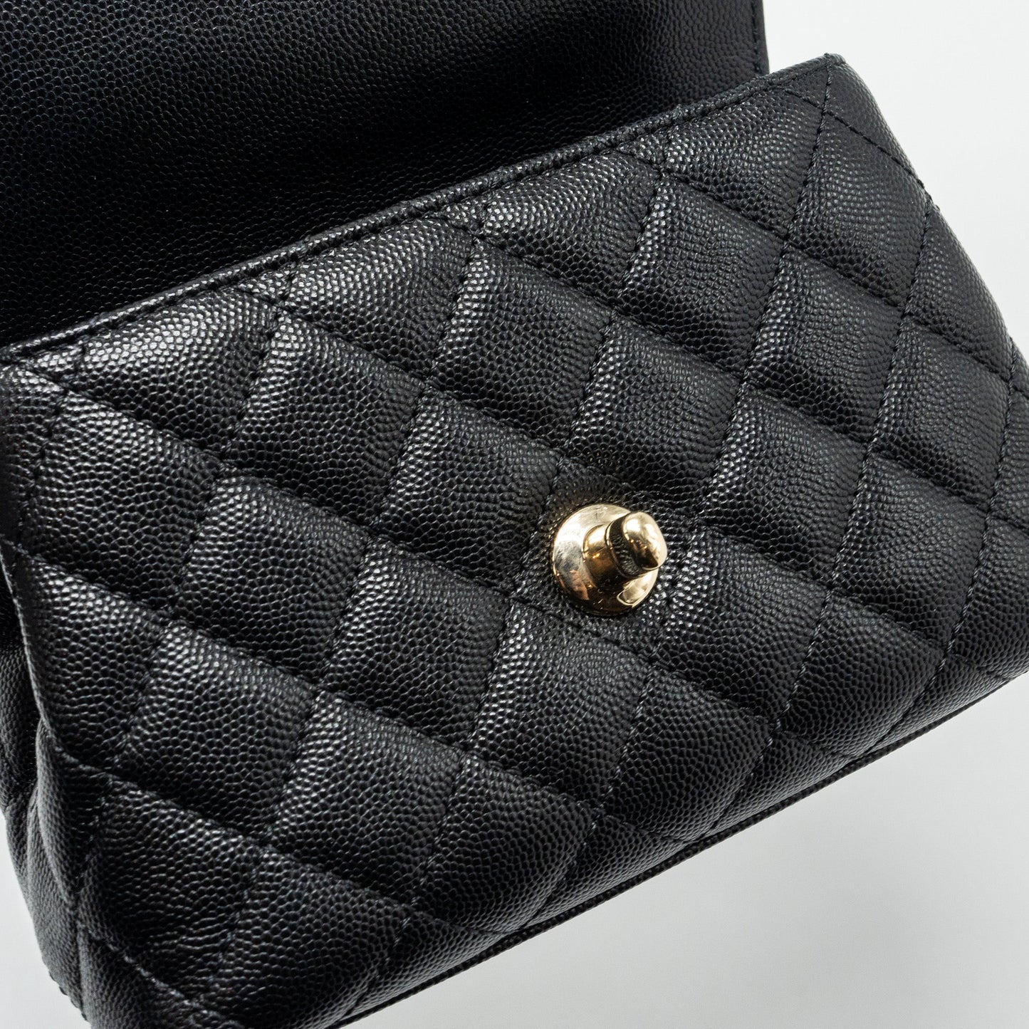 Chanel Mini Coco Handle with Lizard Embossed Handle Caviar Black L (microchip)