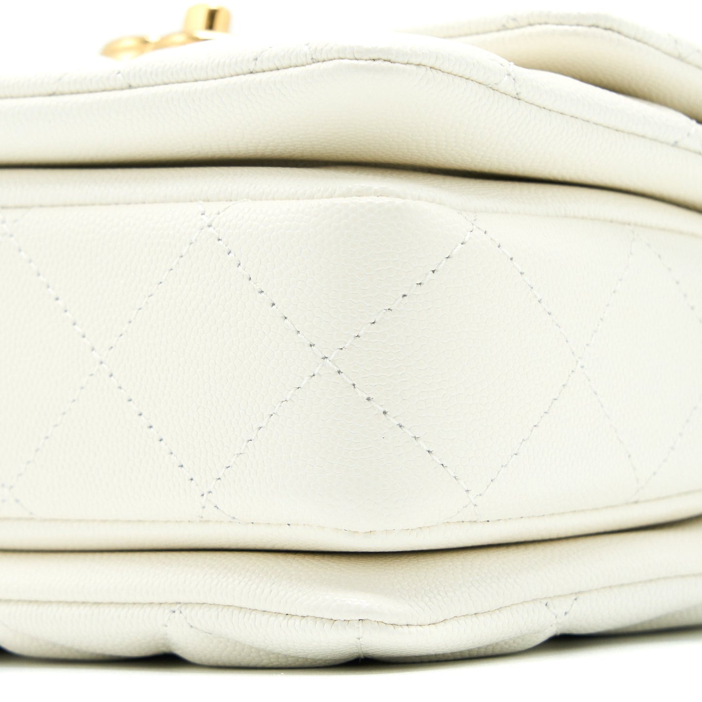 Chanel 22K Coco First Caviar White  (Microchip)