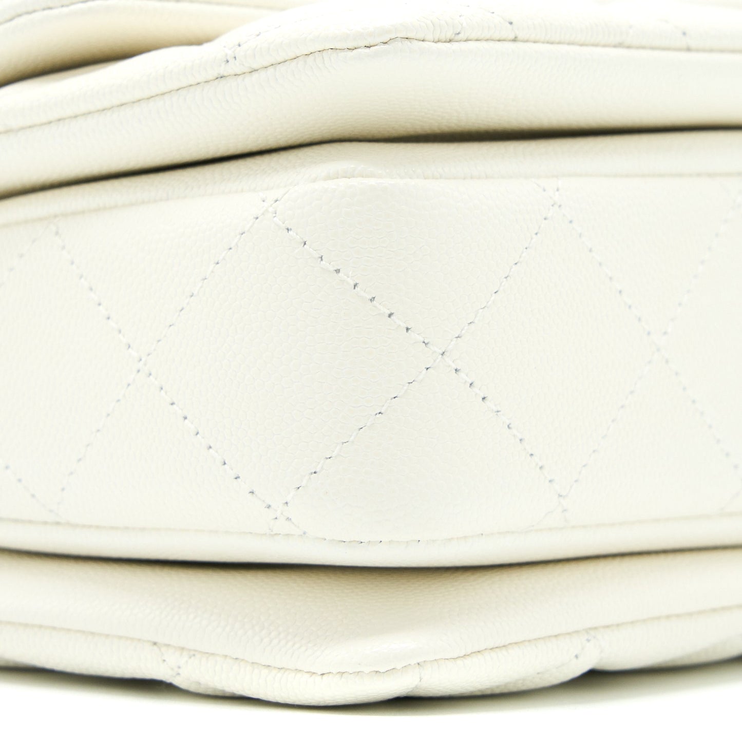 Chanel 22K Coco First Caviar White  (Microchip)