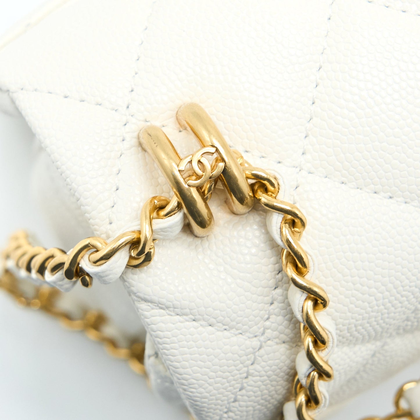 Chanel 22K Coco First Caviar White  (Microchip)