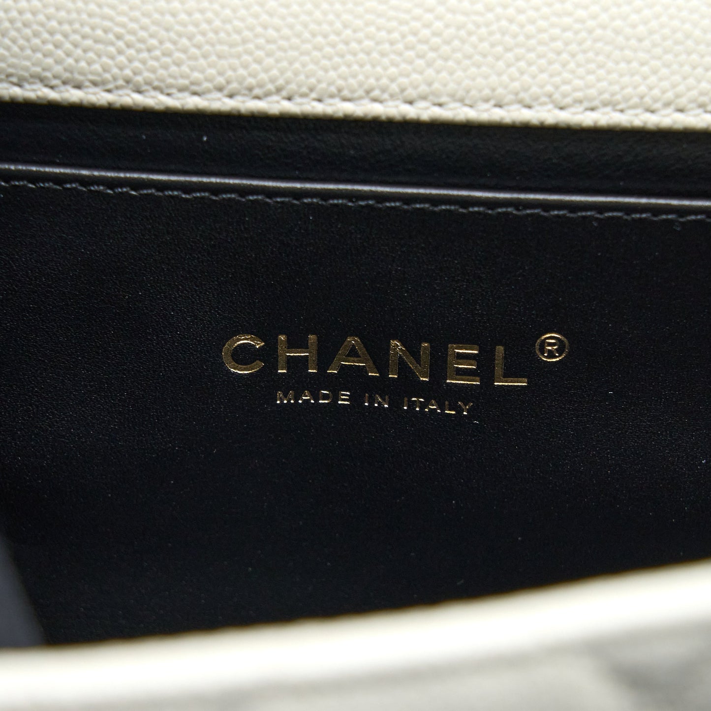 Chanel 22K Coco First Caviar White  (Microchip)