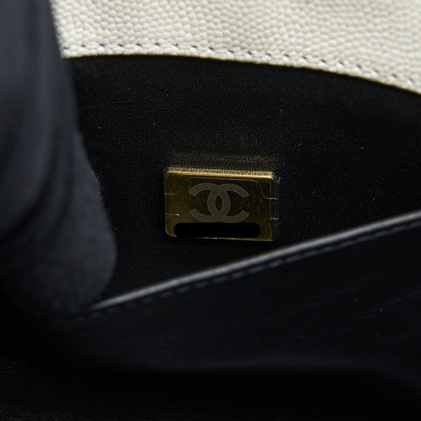 Chanel 22K Coco First Caviar White  (Microchip)
