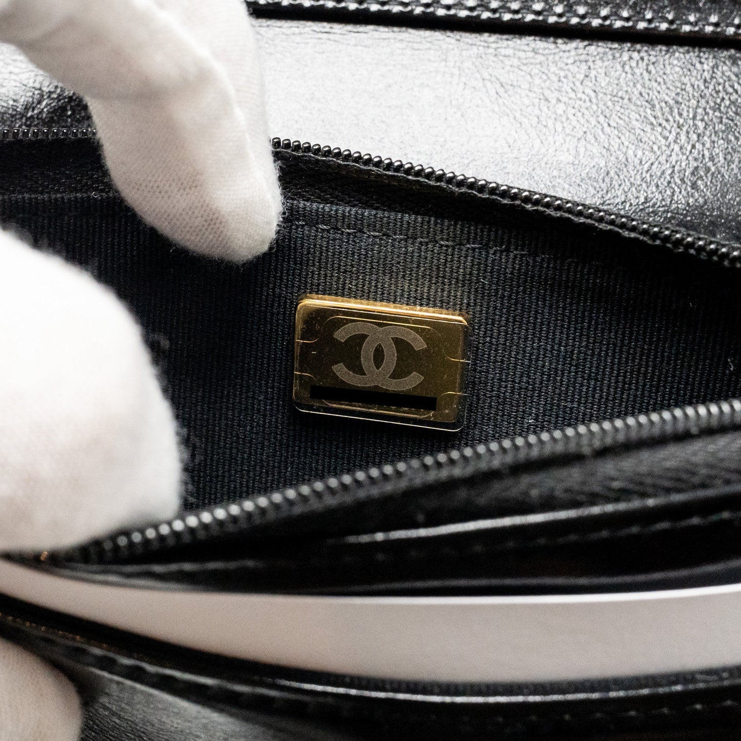Chanel 24c 31 Wallet On Chain Shiny Calfskin Black L (Microchip)