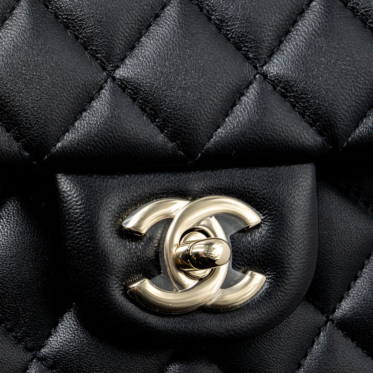 Chanel 22P Lion Charm Top Handle Mini Rectangular Flap Bag Lambskin Black L (microchip)