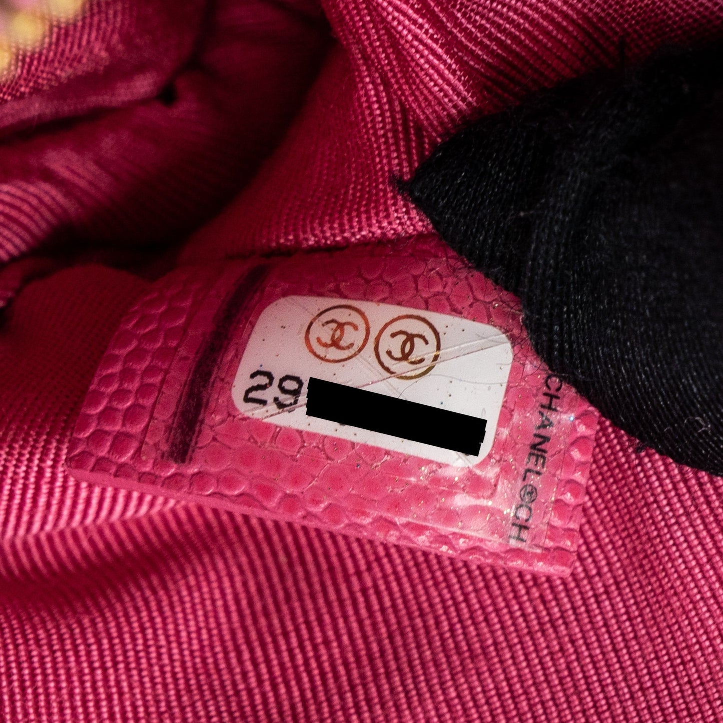 Chanel zippy pouch caviar pink L