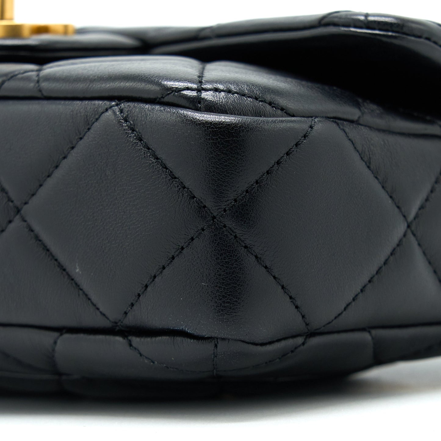 Chanel 22P Enemal Flap Bag Lambskin Black  (Microchip)