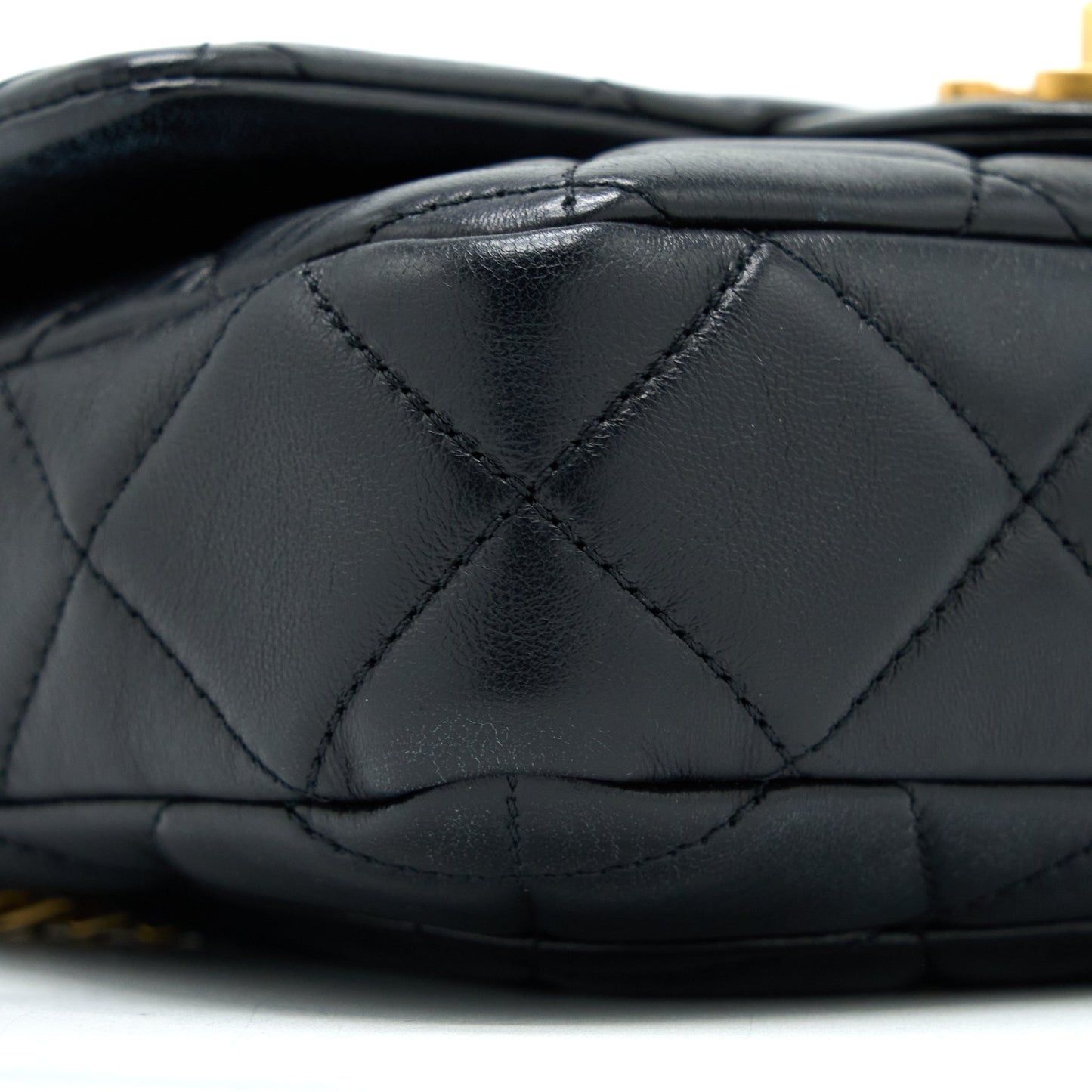 Chanel 22P Enemal Flap Bag Lambskin Black  (Microchip)