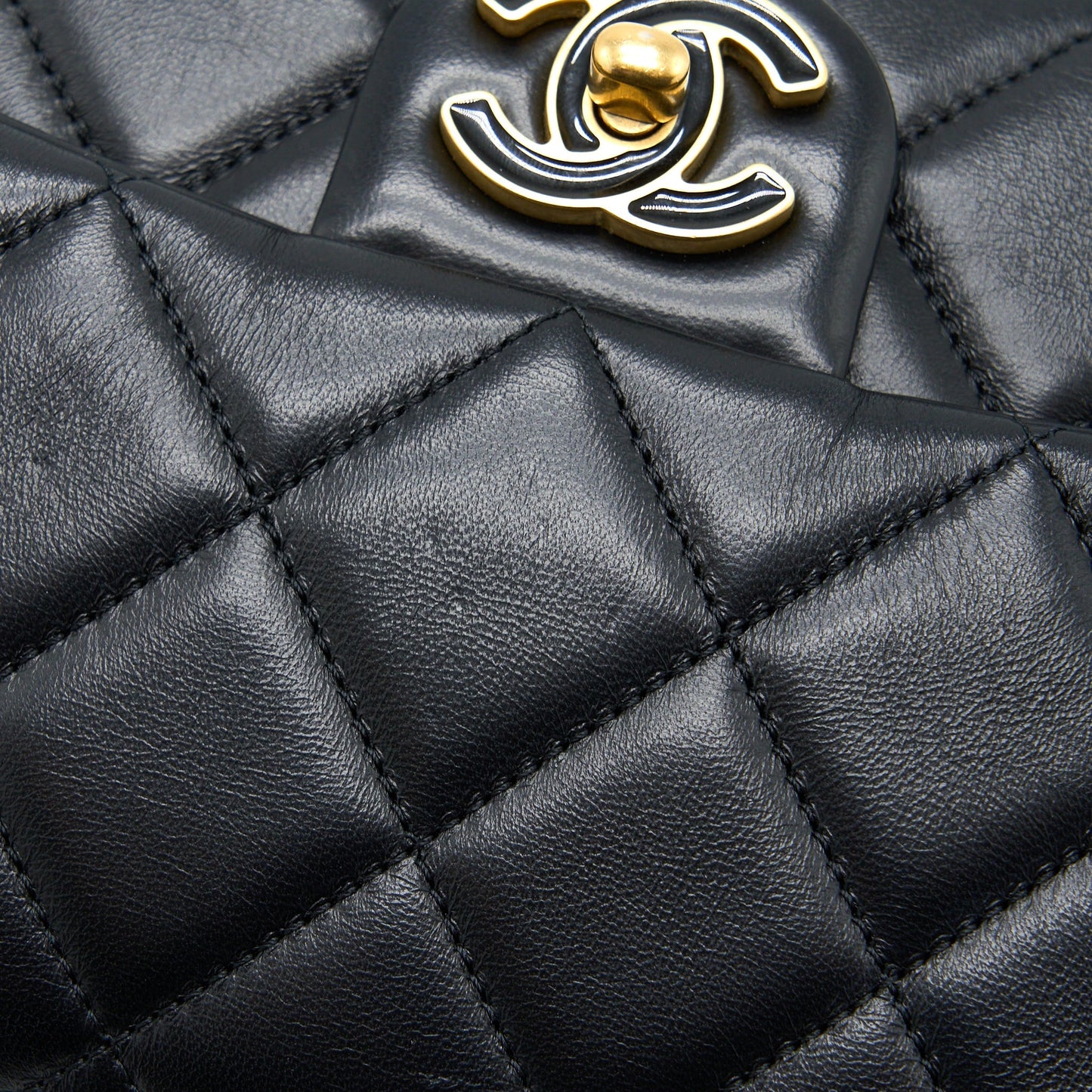 Chanel 22P Enemal Flap Bag Lambskin Black  (Microchip)