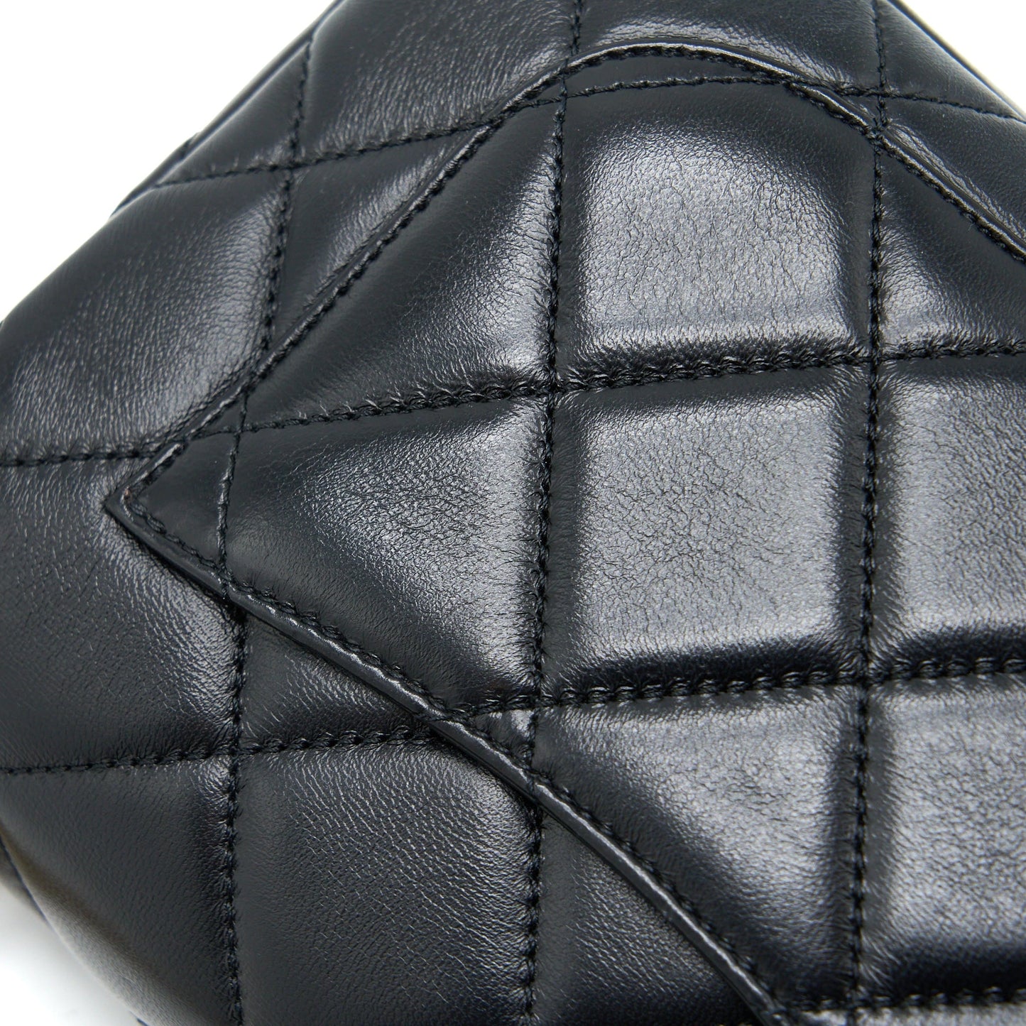 Chanel 22P Enemal Flap Bag Lambskin Black  (Microchip)