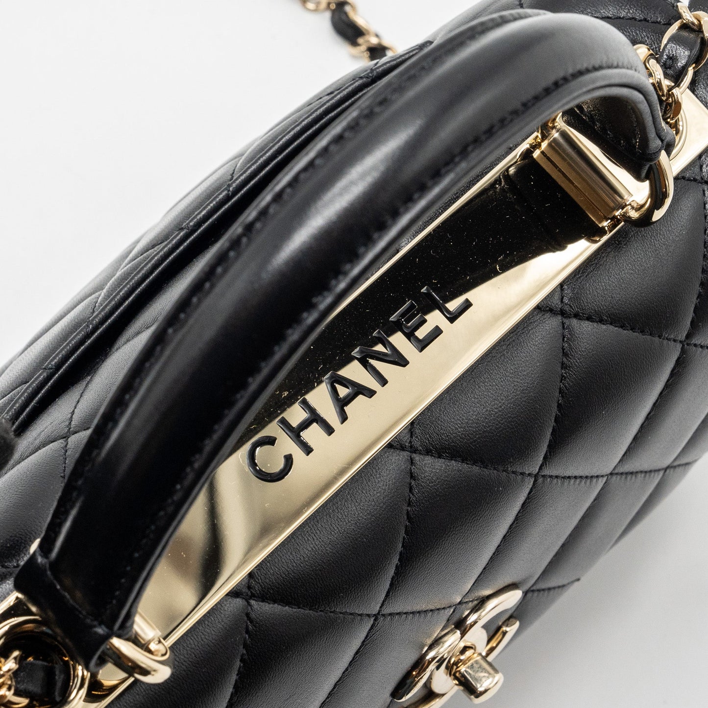 Chanel trendy CC flap bag with top handle lambskin black L (microchip)
