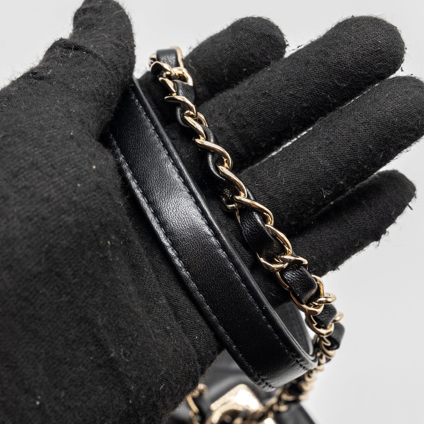 Chanel trendy CC flap bag with top handle lambskin black L (microchip)