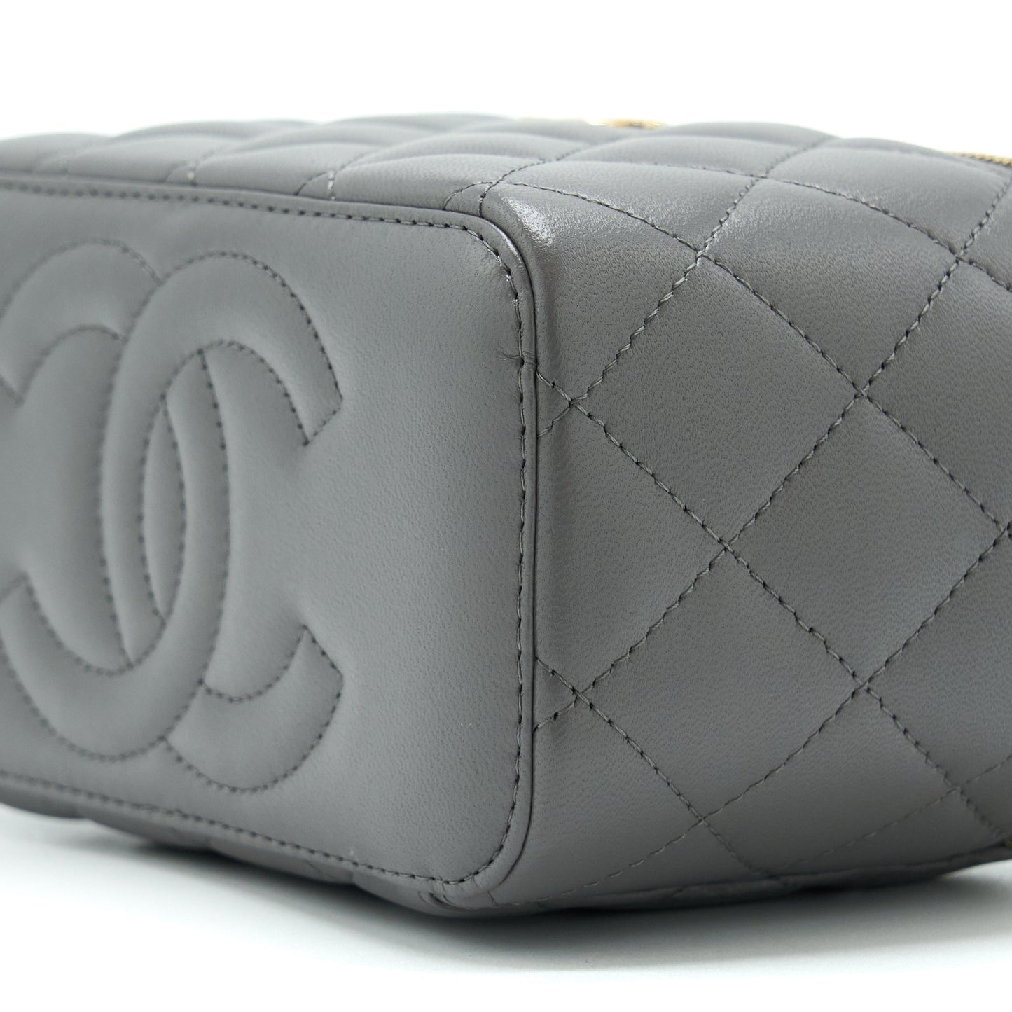 Chanel 22A Top Handle Long Vanity With Chain Lambskin Grey L