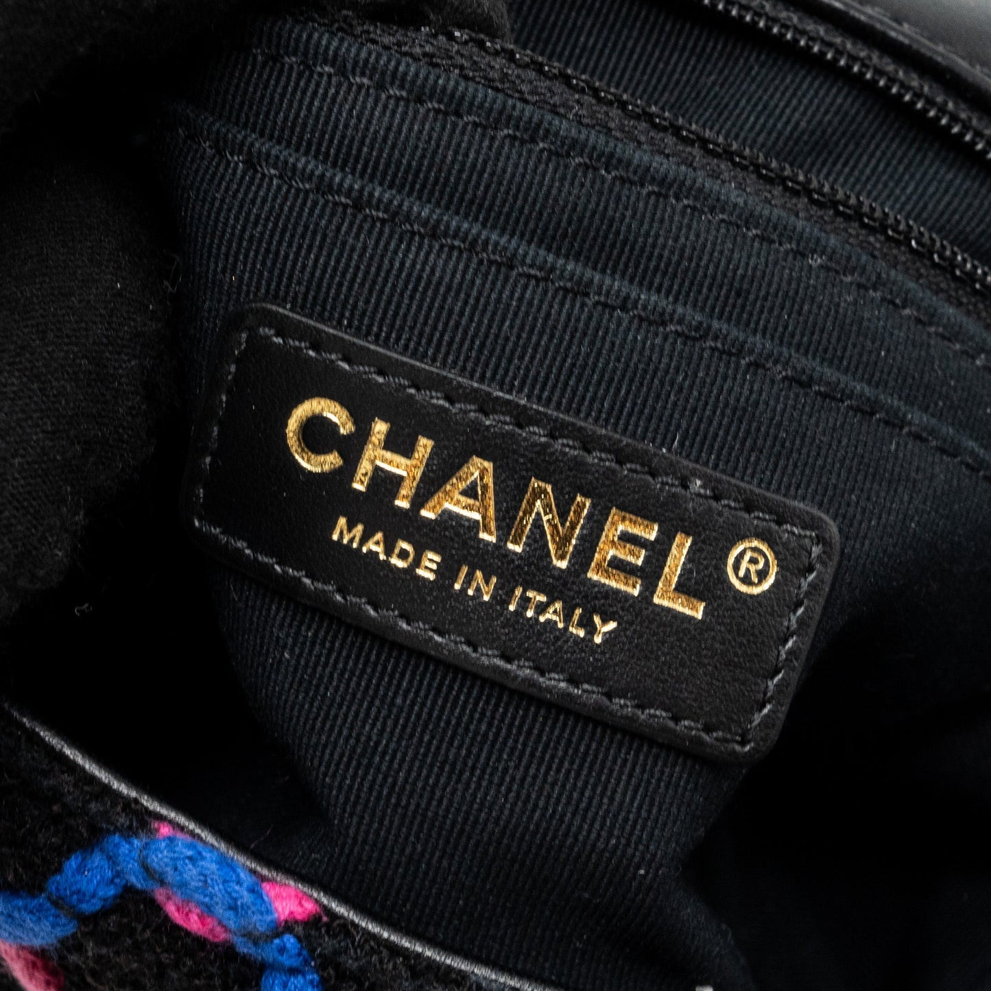 Chanel 22S pearl crush mini square flap bag fabric / tweed black / multicolor  (microchip)